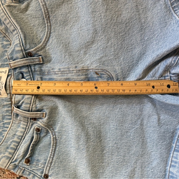 Abercrombie & Fitch the Dad Short Curve Love High-Rise Denim Shorts - Picture 8 of 8